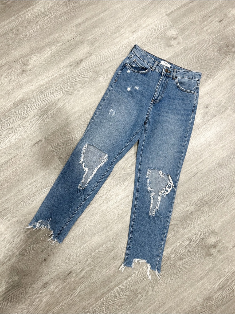 Forever 21 Distressed Cropped Blue Jeans